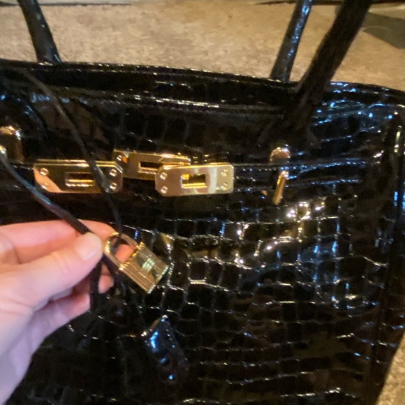 Handbag - Picture 2 of 3